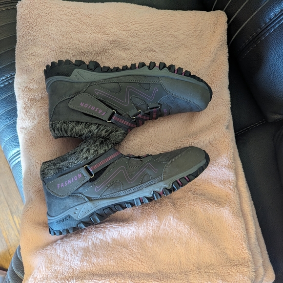 Fur Booties/Sneakers - Picture 1 of 6